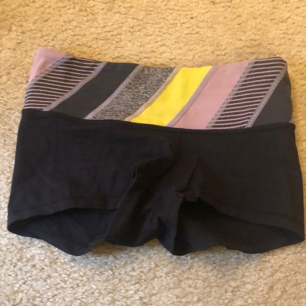 Lululemon reversable booty shorts